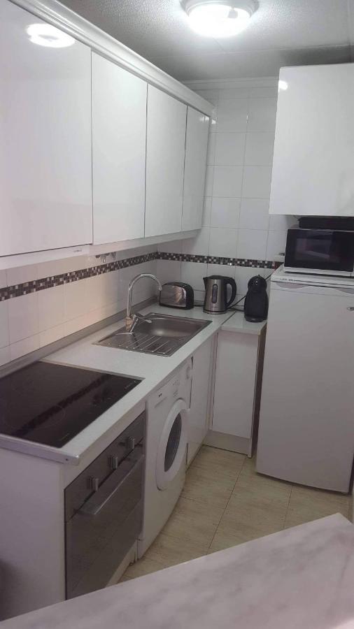 Luxury Beach Apartment Торевьиа Экстерьер фото