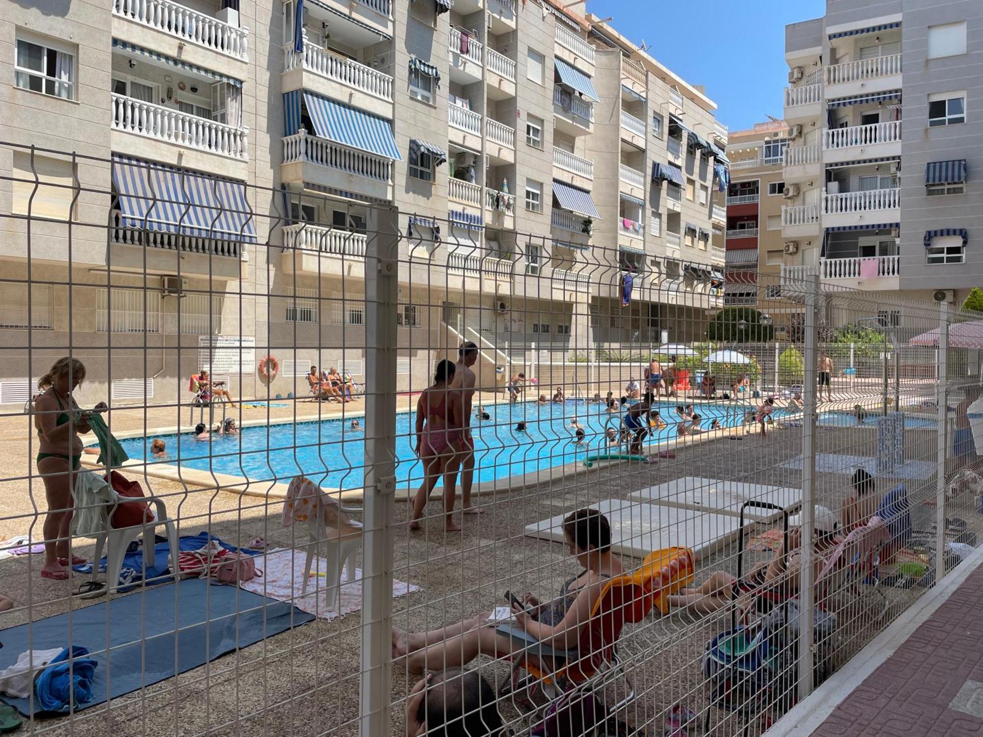 Luxury Beach Apartment Торевьиа Экстерьер фото