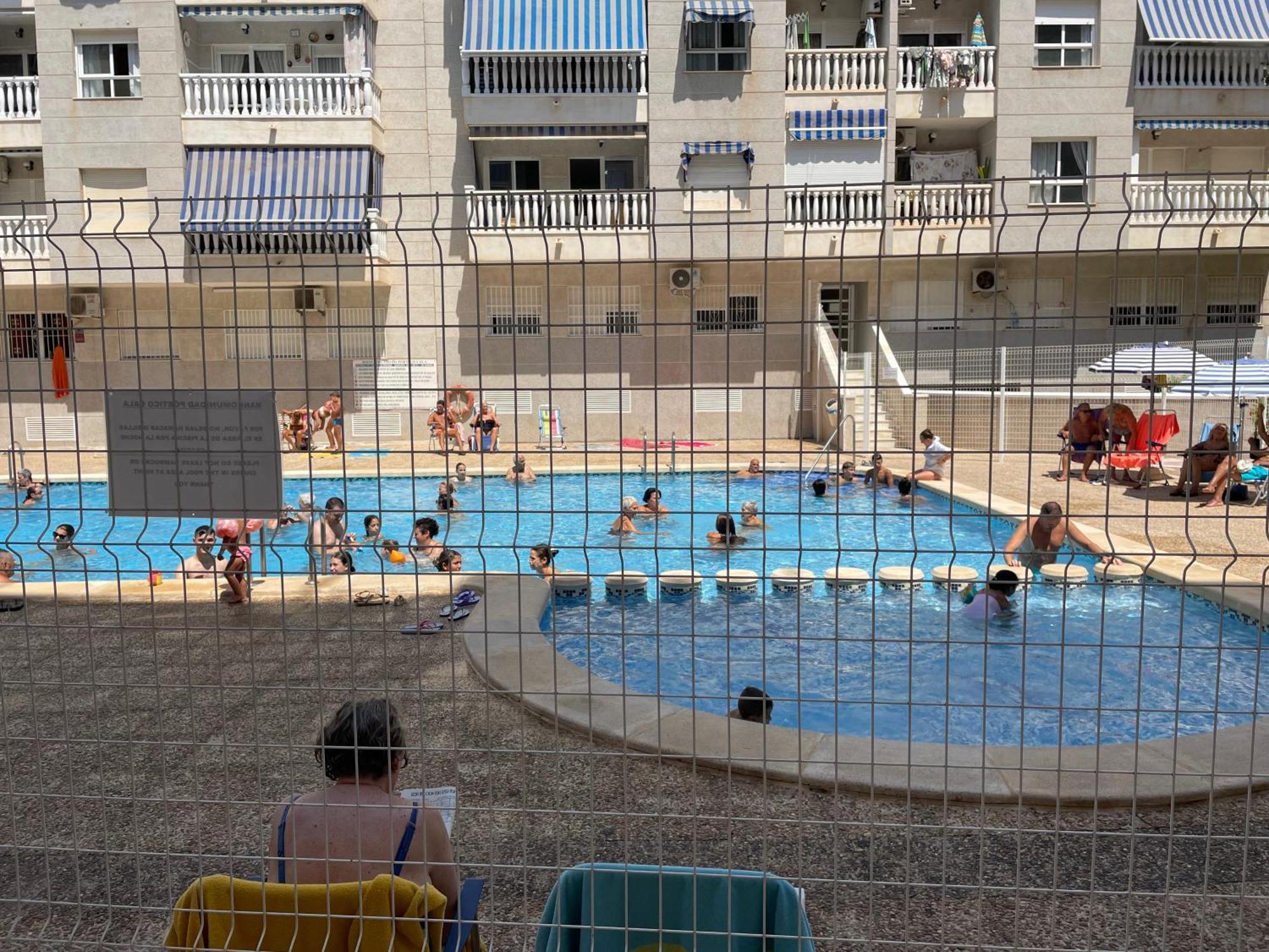 Luxury Beach Apartment Торевьиа Экстерьер фото